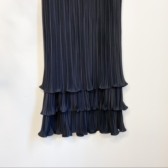 Vintage pleated padded shoulder black midi dress - Picture 3 of 9